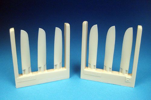 Barracuda Studios BCR48047 1:48 Supermarine Seafire FR.47 Contra-rotating propeller blades. Accurate resin contra-rotating prop blades to replace the poorly shaped kit blades in the otherwise beautiful Airfix Supermarine Seafire FR.46/FR.47
