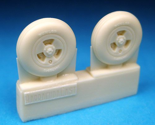 Barracuda Studios BCR48097 1:48 Supermarine Spitfire Mk.XIX 3 slot wheels - Circumferential