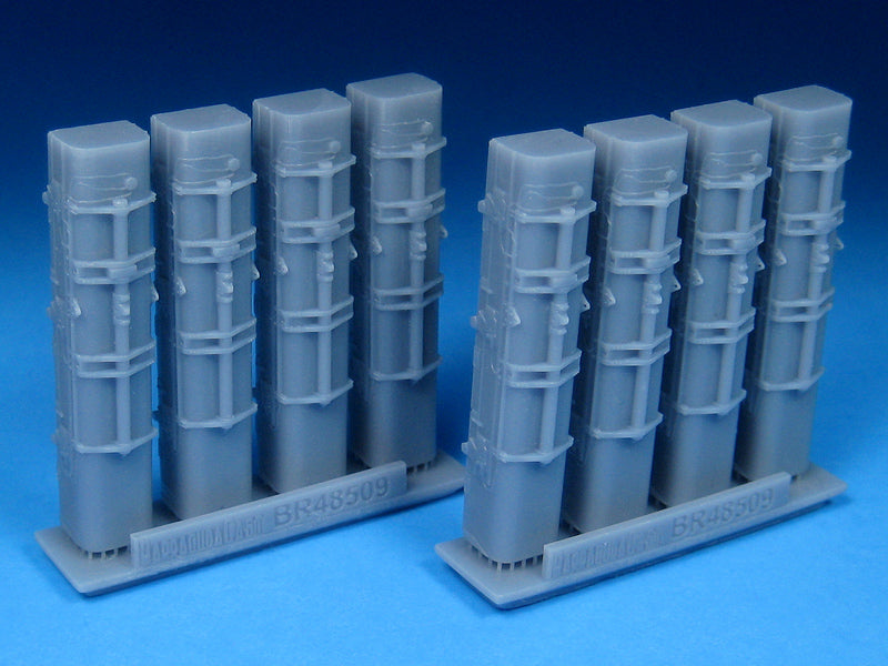 Barracuda Studios BR48509 1:48 RAF Small Bomb Containers - Incendiary Sticks. This set contains eight highly detailed and accurate 3D-printed 250 pound small bomb containers. They are loaded with 4 lb. incendiary stick bombs, as fitted to many RAF bombers