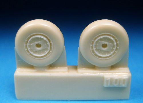 Barracuda Studios BCR72100 1:72 Vought Corsair, Grumman Hellcat Wheels - Plain Tread