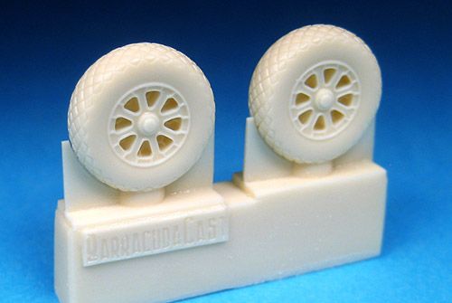 Barracuda Studios BCR72101 1:72 Vought Corsair, Grumman Hellcat Wheels - Diamond Tread