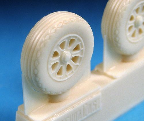 Barracuda Studios BCR72102 1:72 Vought Corsair, Grumman Hellcat Wheels - Postwar Tread