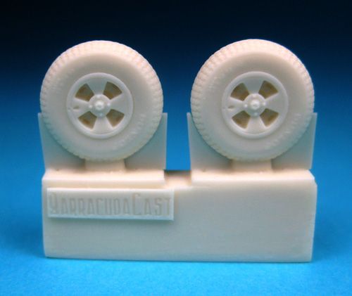 Barracuda Studios BCR72222 1:72 British 4-Slot 32' Wheels - Block Tread