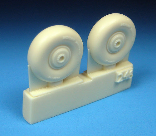 Barracuda Studios BCR72246 1:72 Bristol Beaufighter Mk.X Early Wheels - No Tread