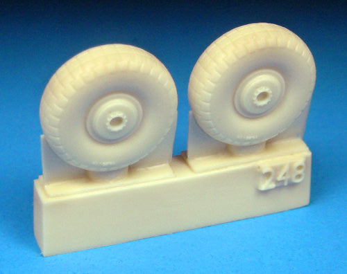 Barracuda Studios BCR72248 1:72 Bristol Beaufighter Mk.X Early Wheels - Treaded