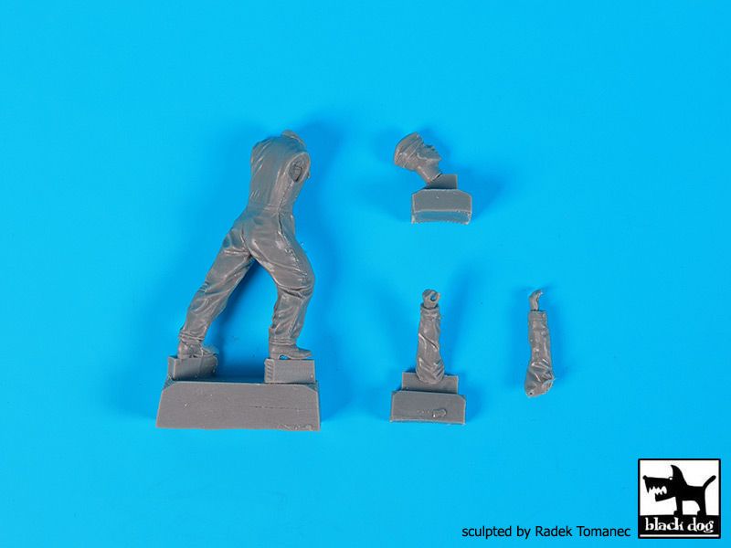 Blackdog F32088 1:32 WWII Luftwaffe personnel +bomb loader + SC250 bomb