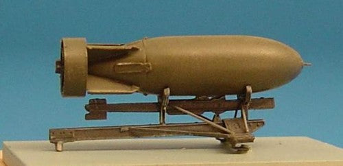 Brengun BRL48004 1:48 British 500lb Bomb with Bomb Rack