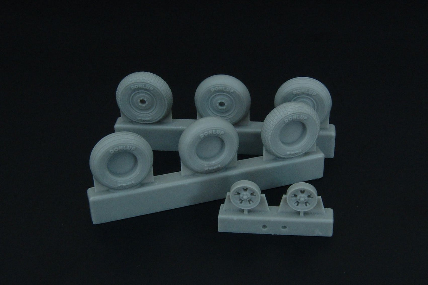 Brengun BRL48098 1:48 Supermarine Spitfire 5 Spoke Wheels (3 types)