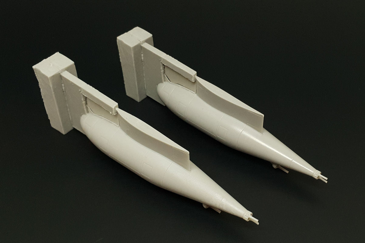 Brengun BRL72223 1:72 Lockheed KC-130J Hercules Refuelling Pods (2pcs)