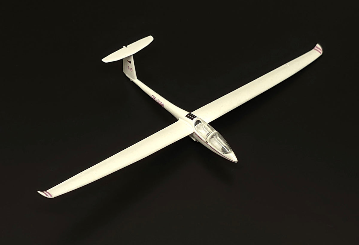 Brengun BRP144023 1:144 DG-1000 glider	plastic kit of German two seater glider