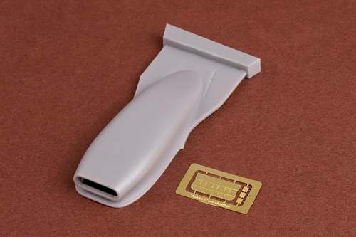 Attittude Aviation BUC-24017 1:24 Supermarine Spitfire / Seafire Vokes Aero Vee Scoop