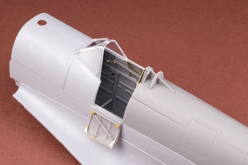 Attittude Aviation BUC-24023 1:24 Supermarine Spitfire / Seafire Low Back Fuselage/Canopy Conversion