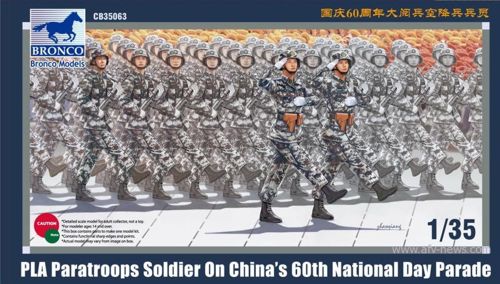 Bronco Models CB35063 1:35 4 x Chinese PLA Paratroops Soldier on National Day Parade