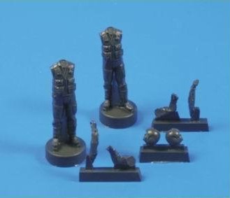 CMK F35202 1:35 Bell AH-1 Cobra Pilots Post 1980 Standing (2 figs.)