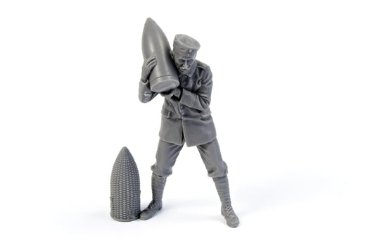 CMK F35342 1:35 German WWI 25cm Schwerer Minenwerfer / Heavy Mortar Crewmember Loading Shell