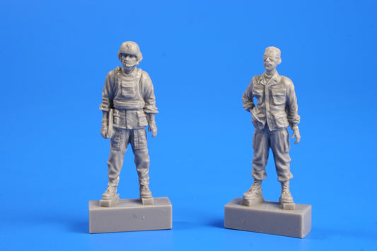 CMK F48280 1:48 U.S. Army Bell AH-1 Pilot and Gunner Vietnam War (2 figs.)