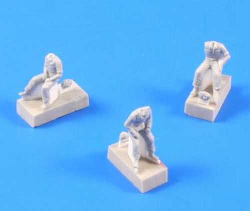 CMK F72228 1:72 German Panzer Crew Sitting (3 figs.)