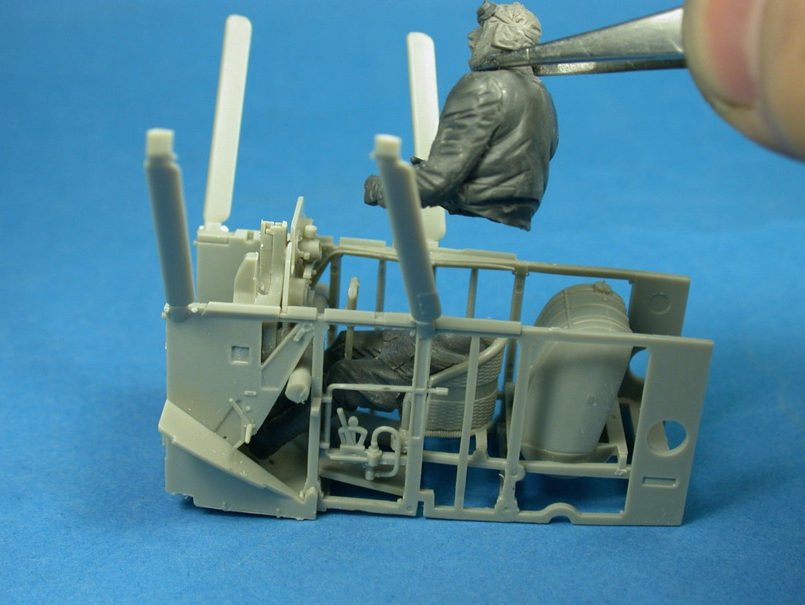 Copper State Models F32-039 1:32 RFC Pilot in Leather Jacket