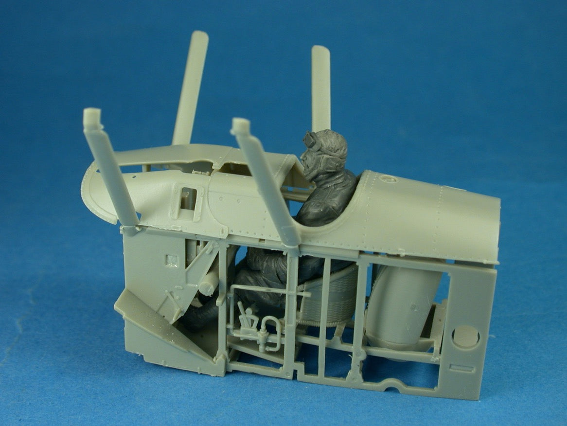 Copper State Models F32-039 1:32 RFC Pilot in Leather Jacket