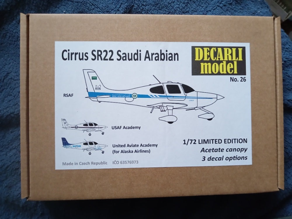 Decarli Model 7226 1:72 Cirrus SR 22 - Saudi Arabian Air Force, USAF and Alaska Airlines Cadets Markings