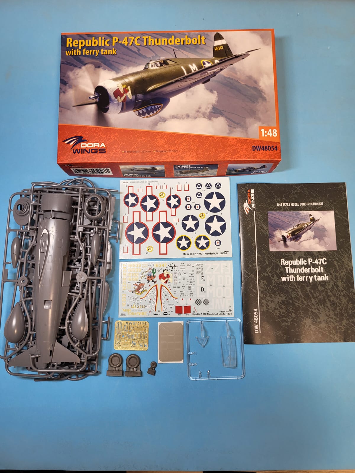 Dora Wings DW48054 1:48 Republic P-47C Thunderbolt with Ferry Tank