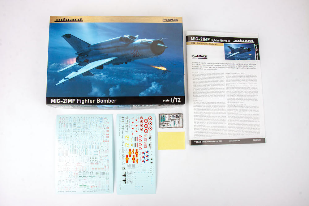 Eduard kits 70142 1:72 MiG-21MF Fighter Bomber ProfiPack edition