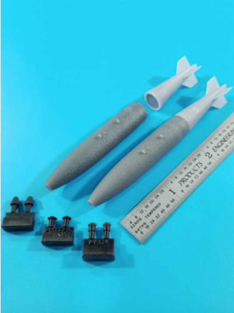 Flying Leathernecks FL32-2022 1:32 Mk-83 Thermally Protected 1000lb bomb with Conical Fin.