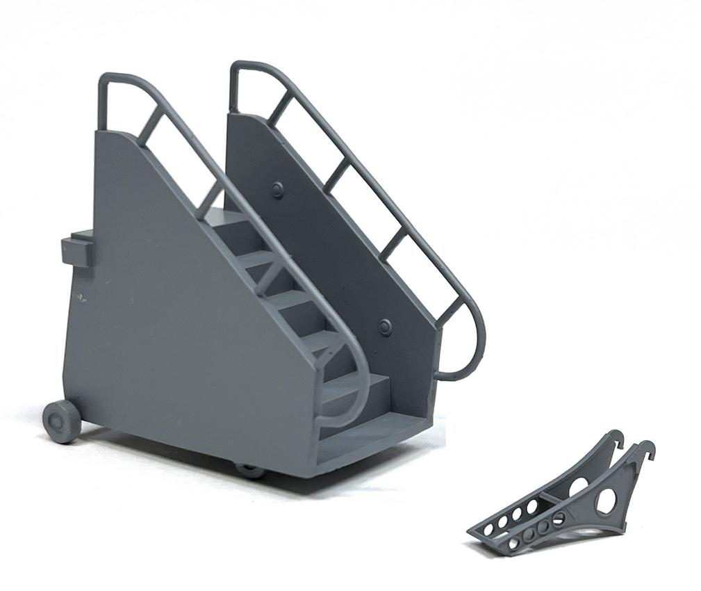 AIM - Ground Equipment GE48040 1:48 Douglas DC-3/C-47/Dakota Passenger Steps plus C-47 portable steps
