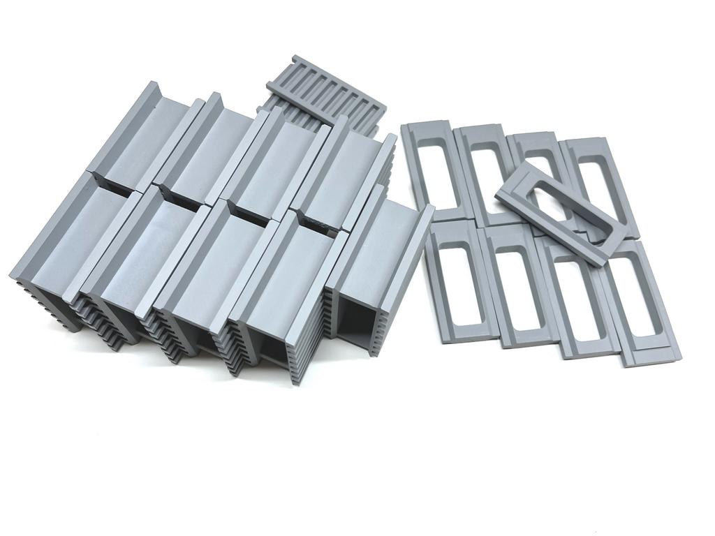 AIM - Ground Equipment GE48180 1:48 USAF fighter revetments (each section is 750mm long) (3D-Printed)