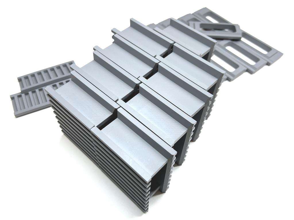 AIM - Ground Equipment GE48180 1:48 USAF fighter revetments (each section is 750mm long) (3D-Printed)