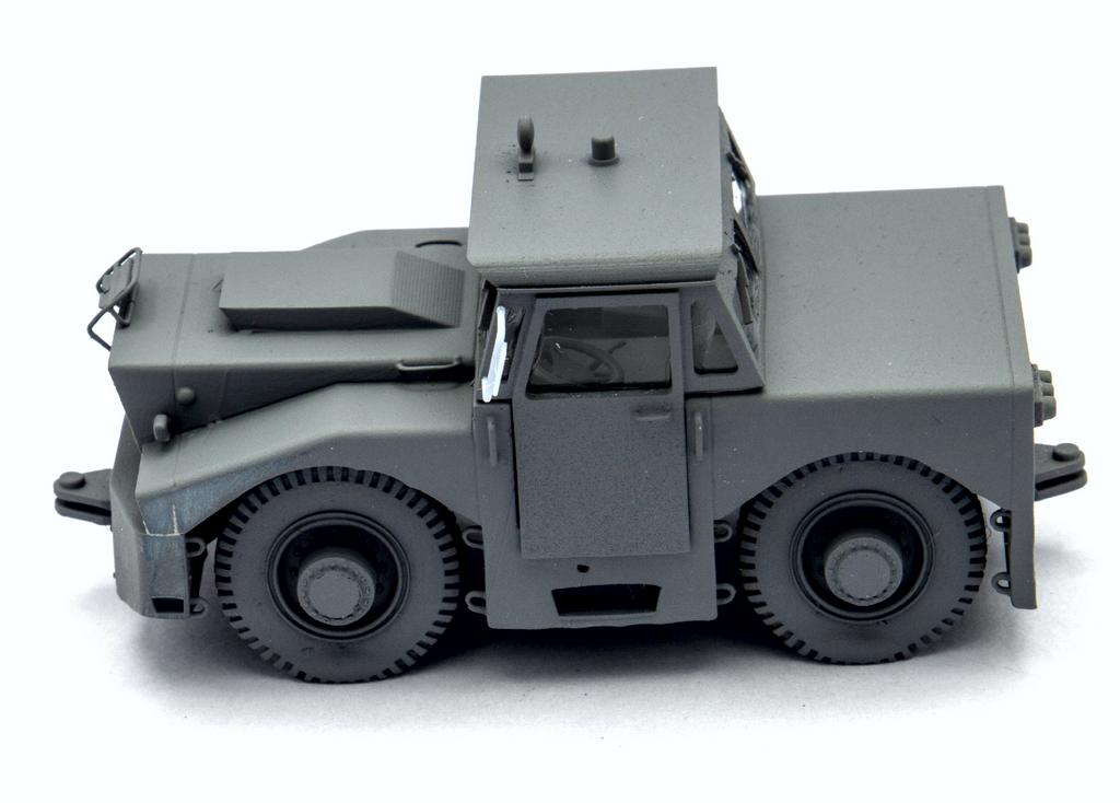 AIM - Ground Equipment GE72090 1:72 T300 Pay Mover tractor with cab (USAF)