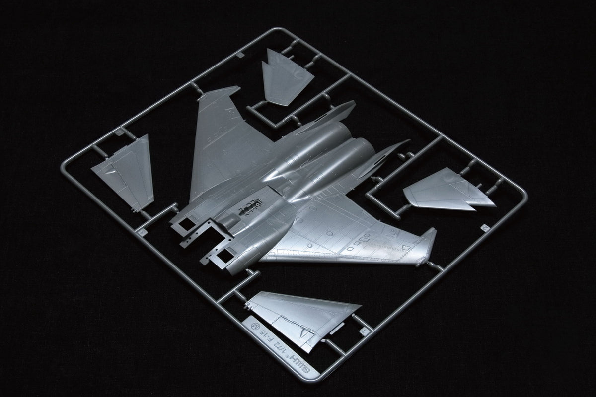 Great Wall Hobby L7201 1:72 McDonnell F-15E Strike Eagle