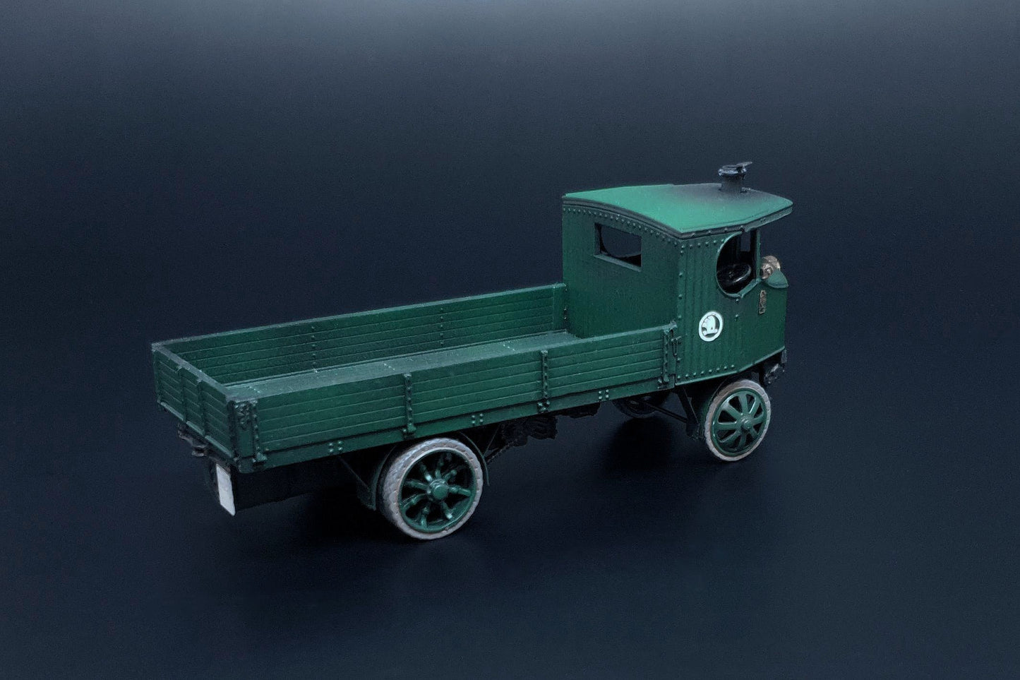 Hauler HLP72037 1:72 Skoda-Sentinel