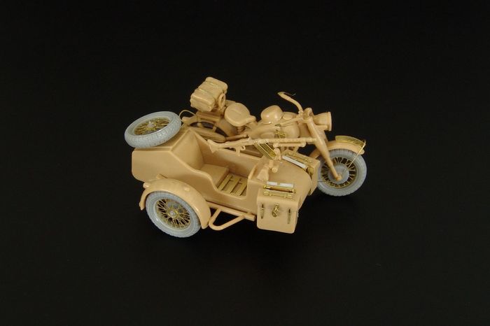 Hauler HLX48358 1:48 German Motorcycle and Sidecar