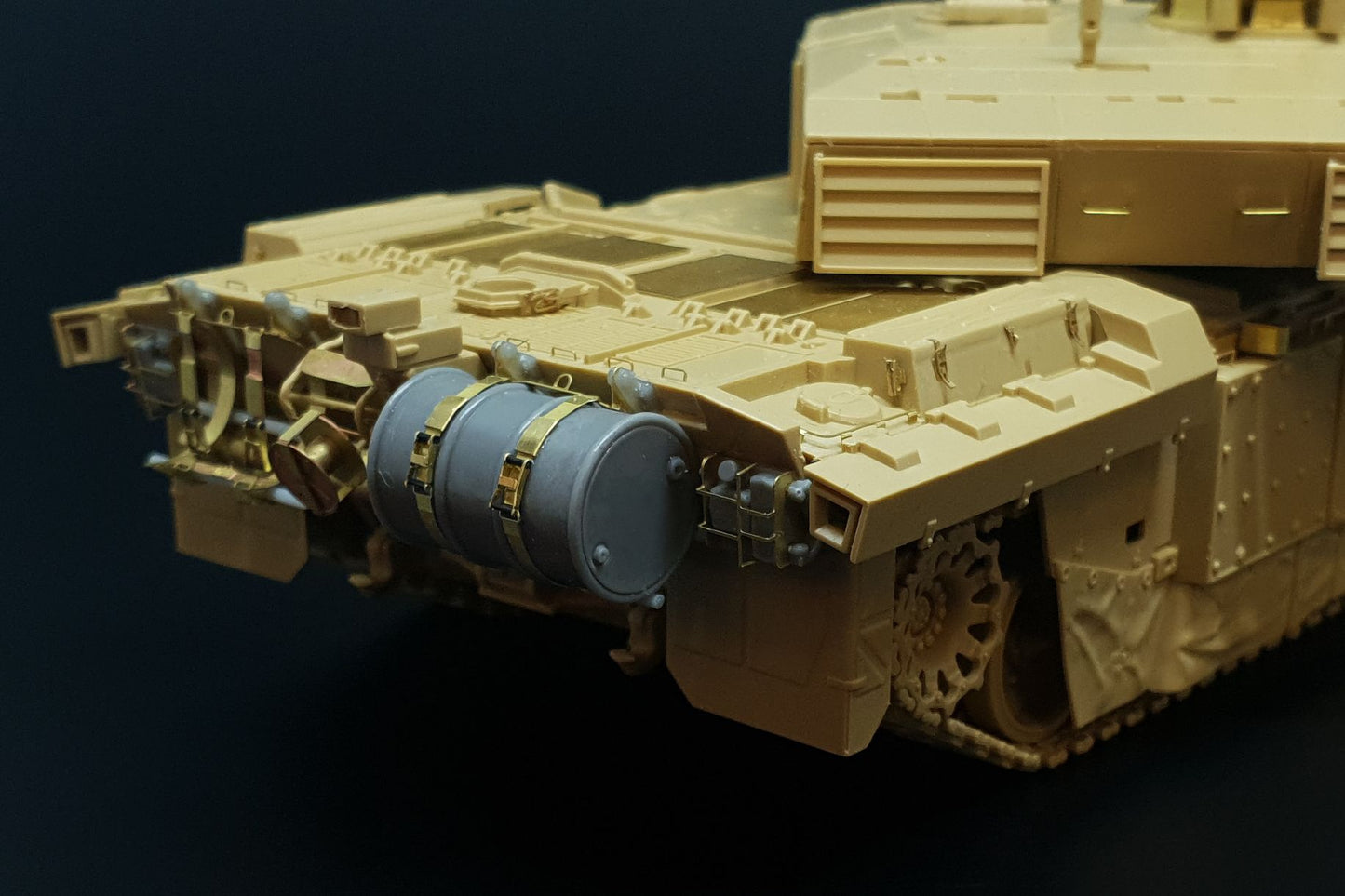 Hauler HLX48406 1:48 Challenger 2 (Desertised) Detail Set