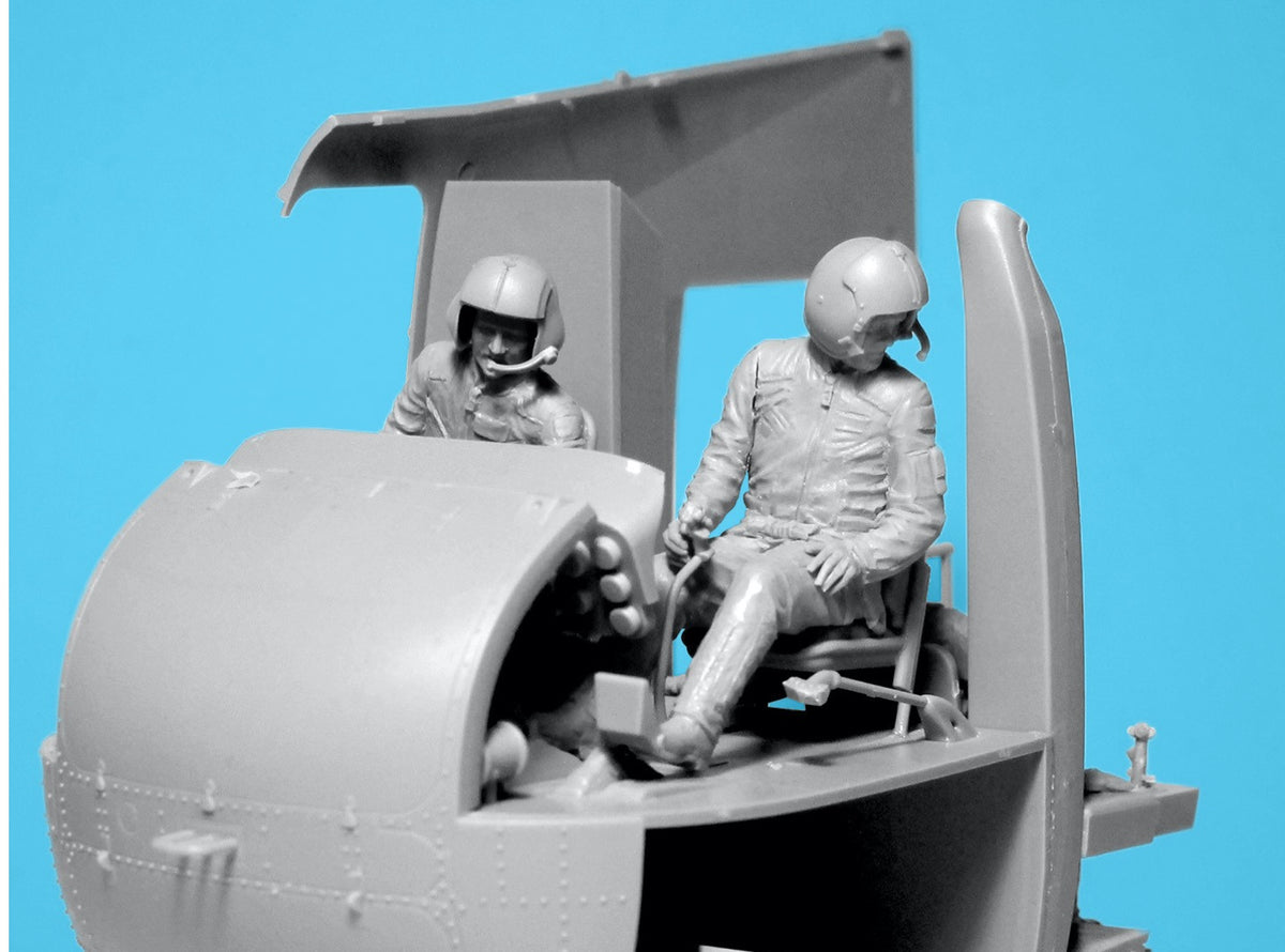 ICM 53103 1:35 Sikorsky S-64 Helicopter Crew