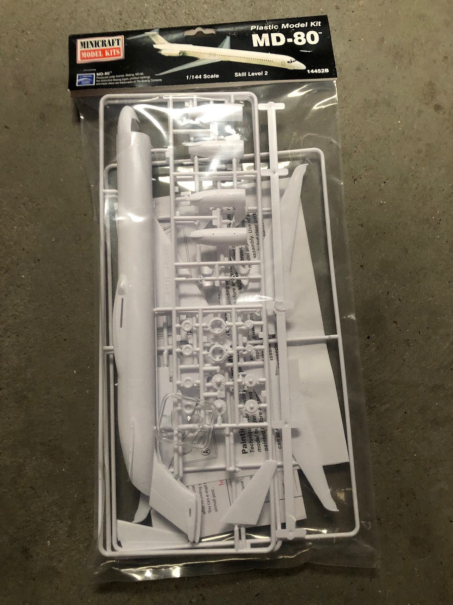 Minicraft 14452B 1:144 McDonnell-Douglas MD-80 THIS IS A BAGGED KIT. PLASTIC PARTS AND INSTRUCTIONS ONLY .