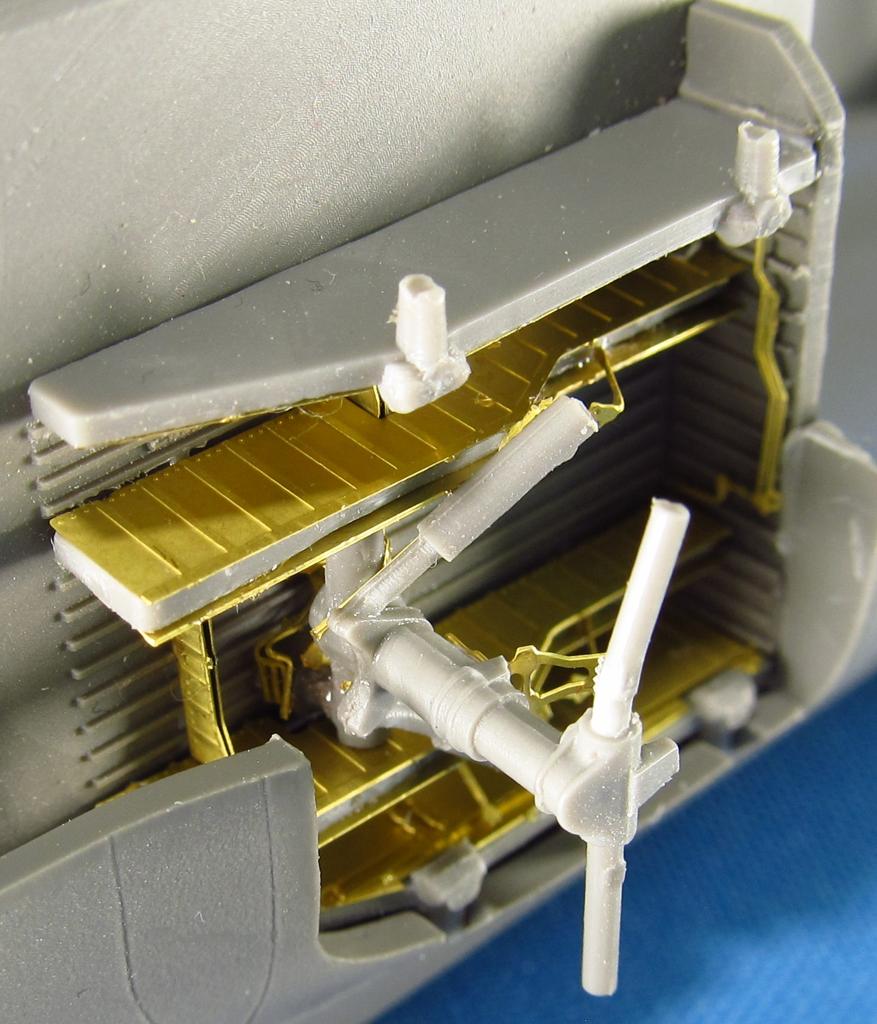 Metallic Details 14434 1:144 Lockheed C-5B Galaxy. Wheel bays