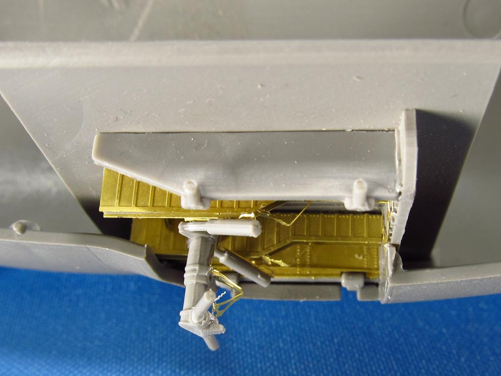 Metallic Details 14434 1:144 Lockheed C-5B Galaxy. Wheel bays