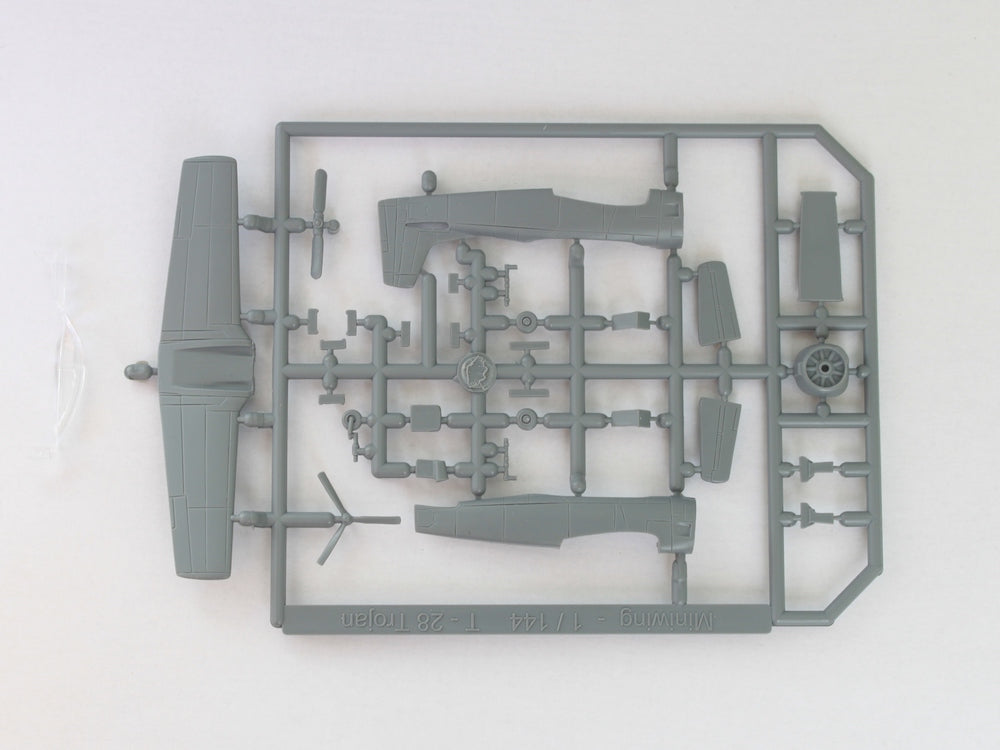 Miniwing-Plastic 316 1:144 North-American T-28D TROJAN / Royal Thai AF