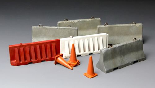 Meng Model SPS-012 1:35 Concrete and Plastic Barriers