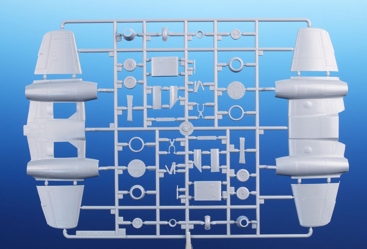 MPM 72560 1:72 Gloster Meteor PR.10 (