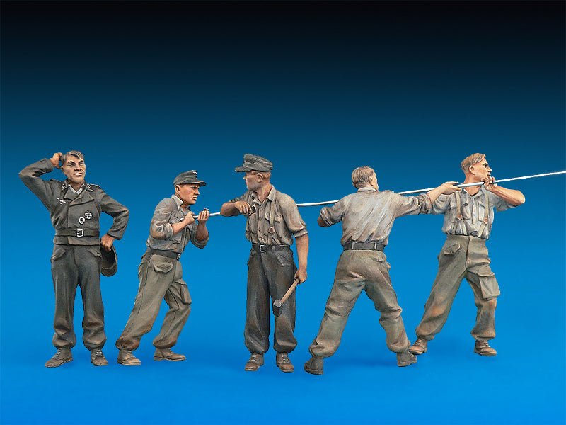 MiniArt 35285 1:35 German Tank Crew at Work