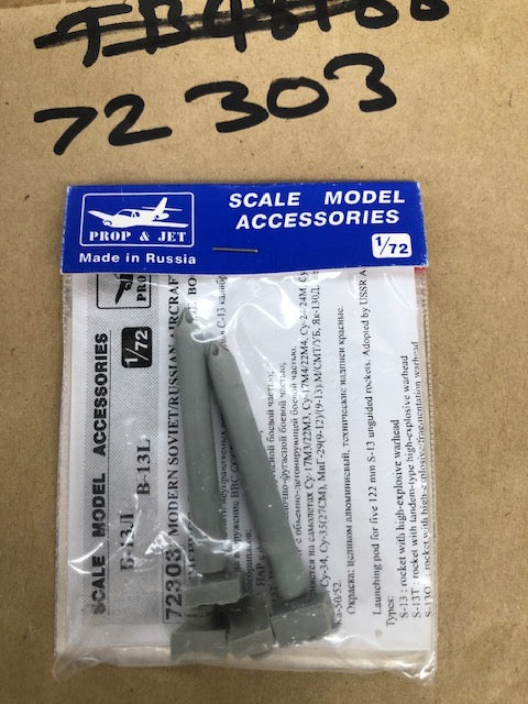 PROP & JET 72303 1:72 B-13L x 2