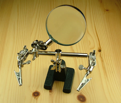 Shesto PCL2228  Helping Hands with Glass Magnifier