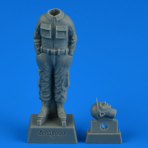 Aerobonus (by Aires) 320190 1:32 USAF Mechanic Korean War