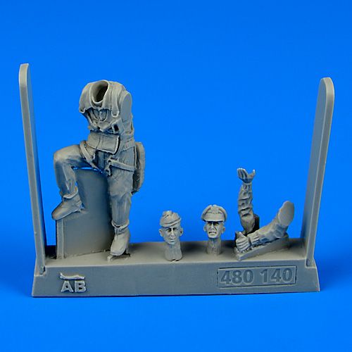 Aerobonus 480140 1:48 U.S.A.F. Fighter Pilot WWII - 8th Army (European Battlefields)