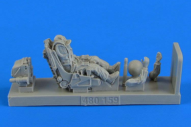 Aerobonus 480159 1:48 Soviet Fighter Pilot with Ejection Seat for Sukhoi Su-27 Flanker