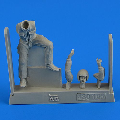 Aerobonus 480165 1:48 Warsaw Pact Aircraft Mechanic - Part 1