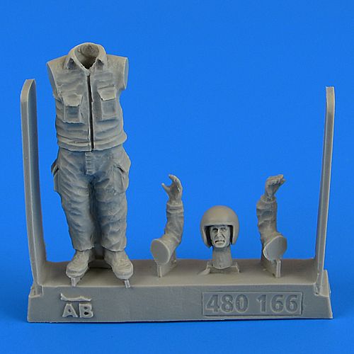 Aerobonus 480166 1:48 Warsaw Pact Aircraft Mechanic - part 2